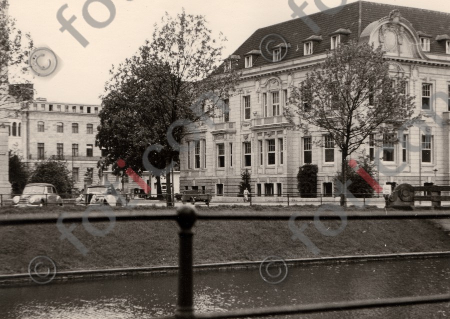 Das Esso-Haus an der Königsallee - Foto foticon-duesseldorf-0055.jpg | foticon.de - Bilddatenbank für Motive aus Geschichte und Kultur